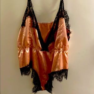 Sleep wear size 4x but fits snug